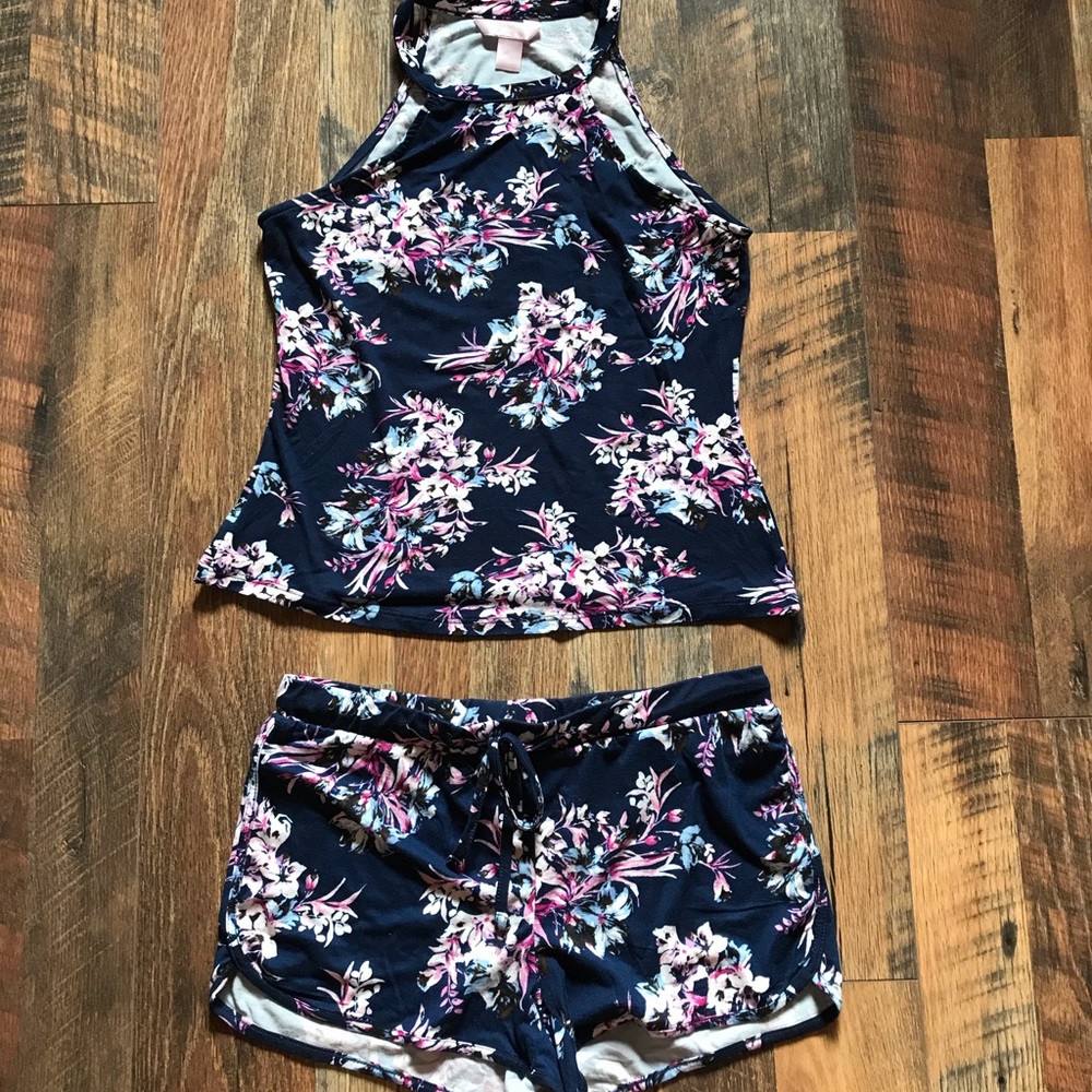 Cute matching pajamas! Size XS